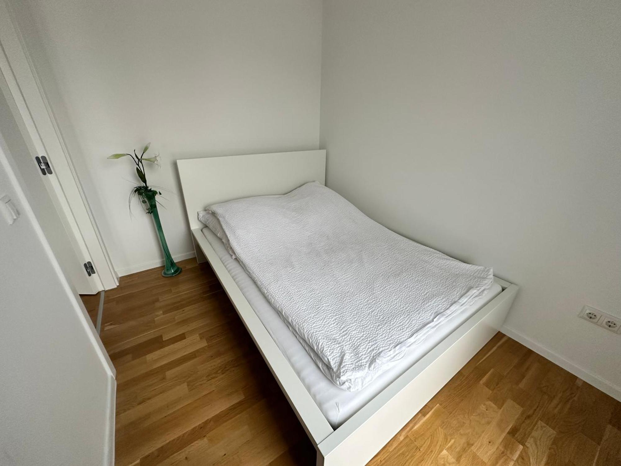 Modernes Apartment I Parkplatz I Terrasse Blumberg Exterior photo